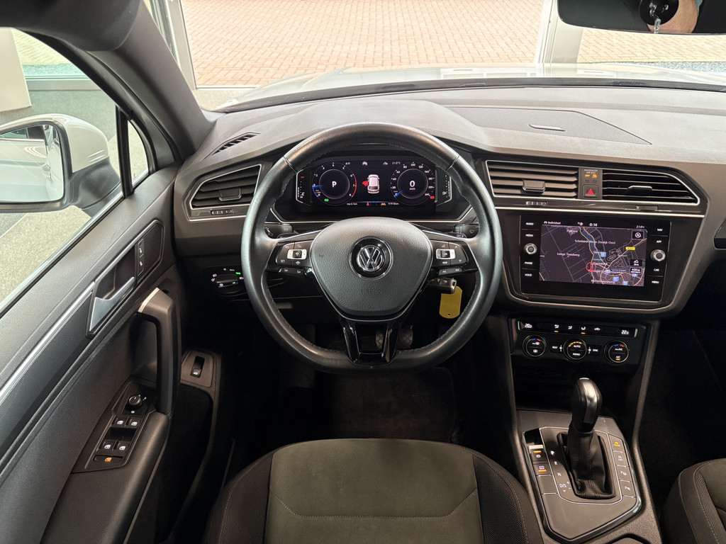 Volkswagen Tiguan 1.5 TSi 150pk DSG Highline Business R-Line 45666687-1.jpg | Autobedrijf De Waal B.V.