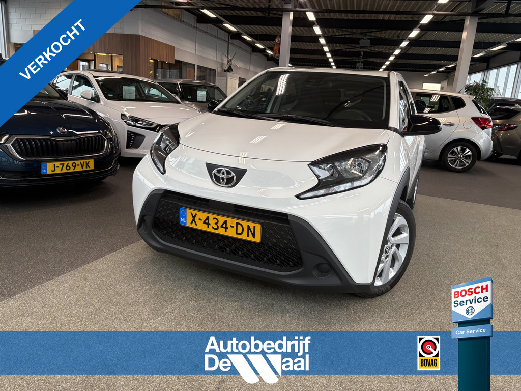Toyota Aygo X 1.0 VVT-i 73pk Play 5-drs. 45762832-0.jpg | Autobedrijf De Waal B.V.